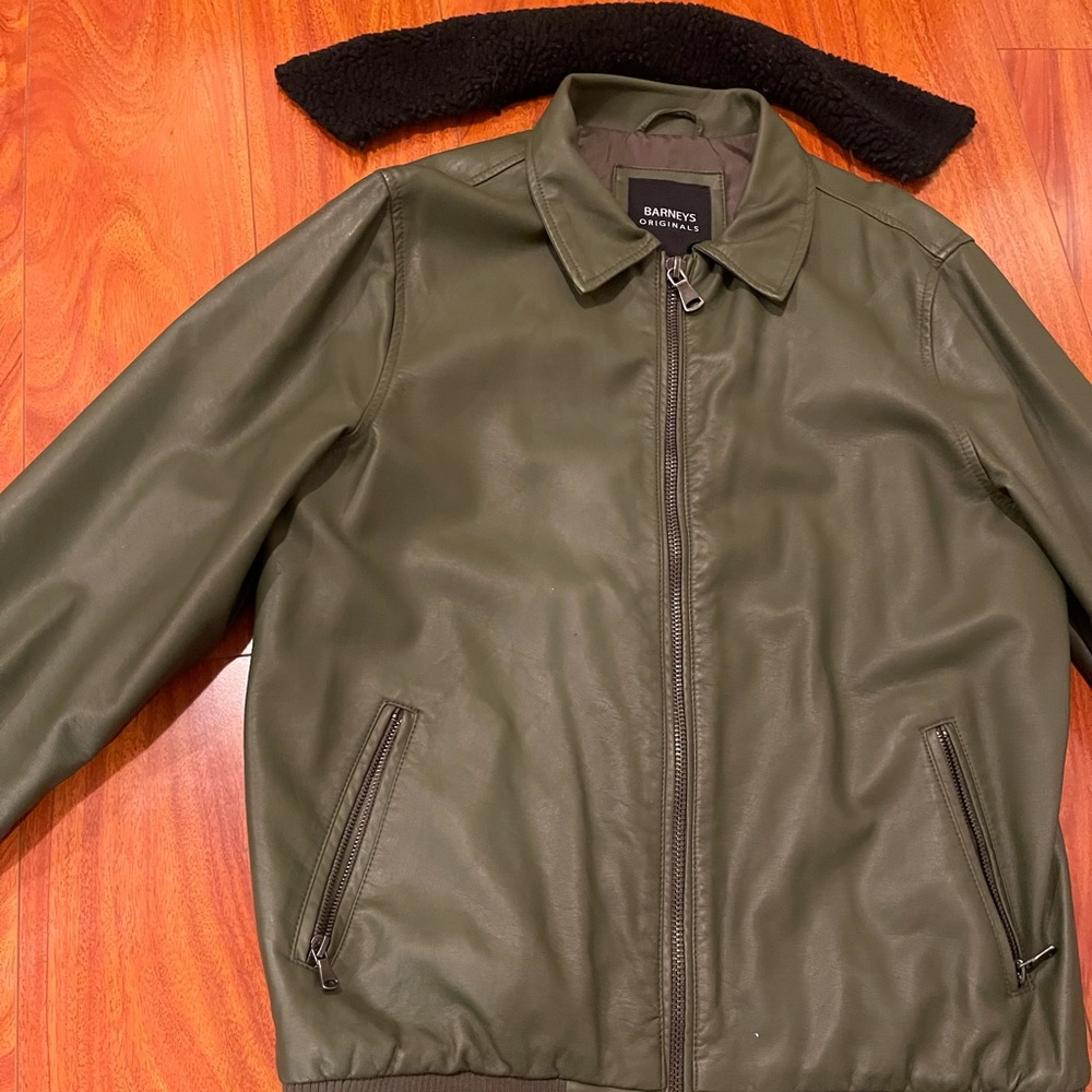Barney’s Originals Olive Green Bomber w/ optional faux collar Size: M